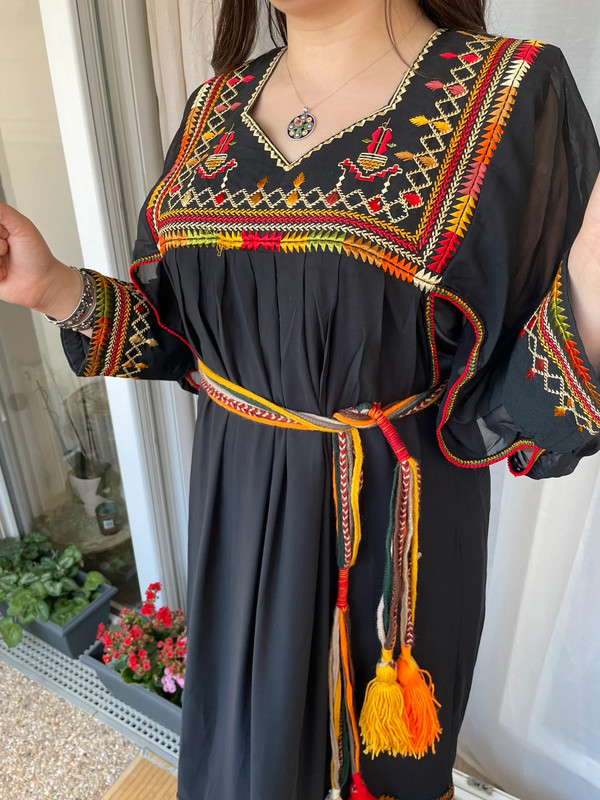 Robe berbère-kabyle broderie noire 2