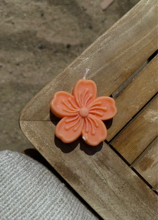Bougie moulée fleurs, brand: Fabrication Artisanale, condition: New with tags, €5.00, €5.95 includes Buyer Protection