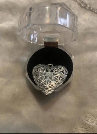 Collana apribile porta foto, marque: Gothicana by EMP, état: Neuf sans étiquette, 6,50 €, 7,53 € Protection acheteurs incluse