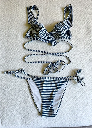 Bikini calzedonia a righe blu e bianche, marca: Calzedonia, estado: Novo sem etiquetas, tamanho: XS / 34 / 6, €20.00, €21.70 inclui Proteção do Comprador