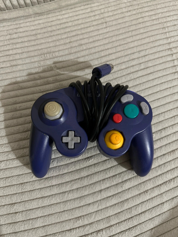 Manette officielle de Gamecube violette