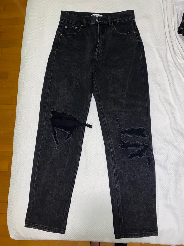 jeans neri con strappi pull & bear 1