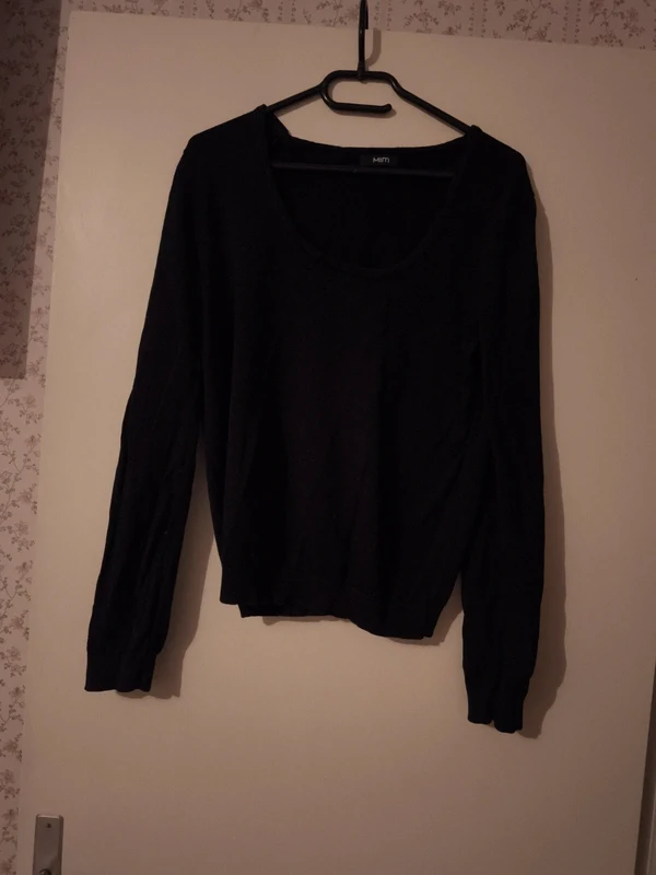 Pull noir