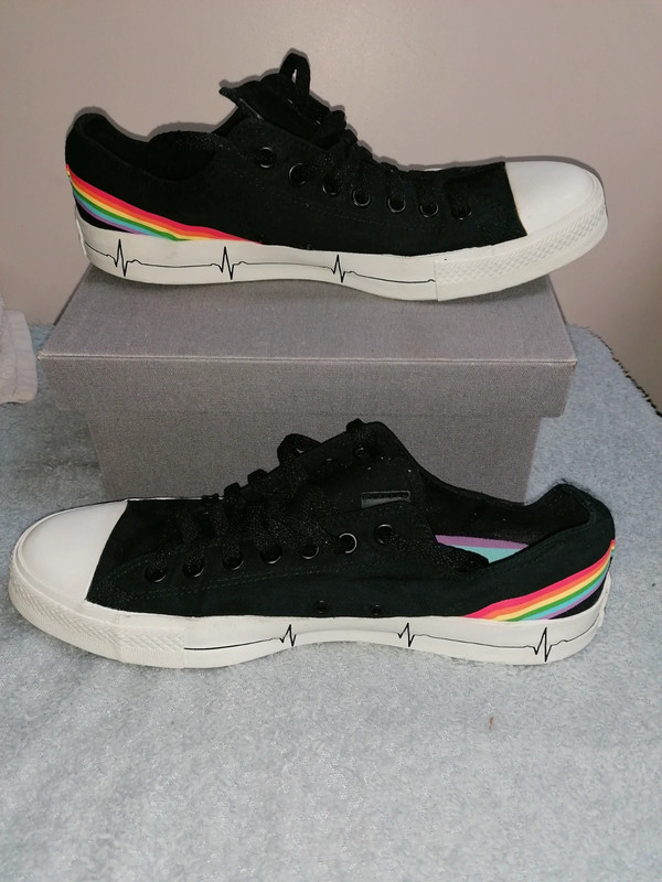 Size 11 Converse All ⭐Star RARE Pink Floyd Dark side of the moon    2