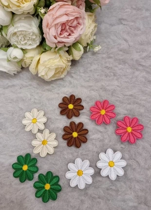 Patches 10 fiorellini termoadesive , état: Neuf avec étiquette, 5,00 €, 5,95 € Protection acheteurs incluse