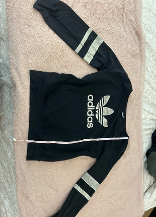 Pull Adidas vintage noir, marque: adidas, état: Satisfaisant, taille: M, 1,00 €, 1,75 € Protection acheteurs incluse