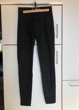 Jeans slim noir, marque: Bershka, état: Très bon état, taille: S / 36 / 8, 5,00 €, 5,95 € Protection acheteurs incluse