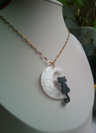 🌙🐱 Collier lune nacré et chat noir résine et acier inoxydable, zustand: Sehr gut, 6,00 €, 7,00 € beinhaltet Vinted-Käuferschutz Pro