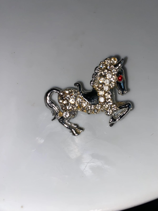 Vintage silvertone metal horse brooch clear & red rhinestone 3