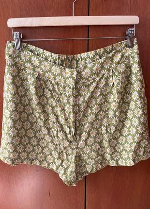 Pantalones cortos 40, brand: Pull & Bear, condizioni: Nuovo senza cartellino, taglia: L / IT 44 / EU 40, €3.00, €3.85 include la Protezione acquisti