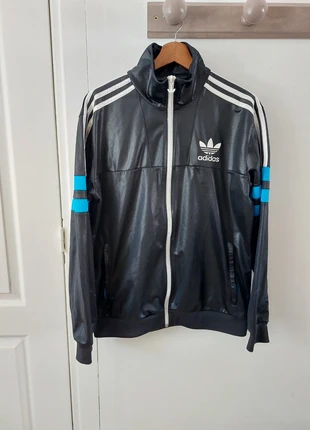 Veste Adidas noir Vintage taille M, marque: adidas, état: Très bon état, taille: M, 24,90 €, 26,85 € Protection acheteurs (Pro) incluse