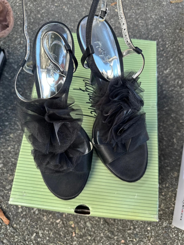 Black heels 1