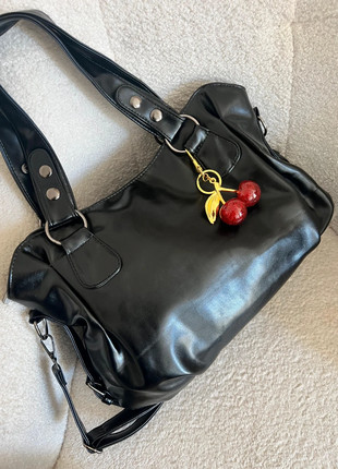 Sac a main avec son porte clé, marque: Tendance, état: Très bon état, 48,00 €, 51,10 € Protection acheteurs incluse