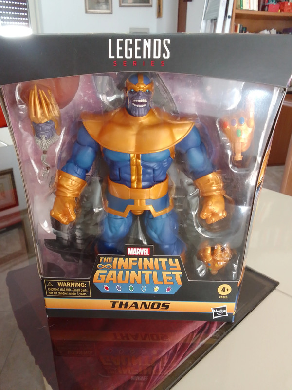 Action figure Thanos Hasbro ex Marvel The Infinity Gauntlet 1