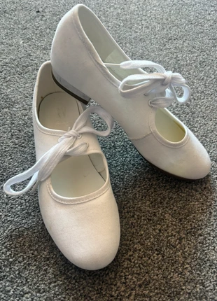 White Tap Shoes - Roche Valley Size 1.5, brand: Roch Valley, condition: Good, size: 1 junior | EU 33, £3.00, £3.54 includes Buyer Protection