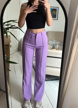Pantalon violet chic , marque: PrettyLittleThing, état: Très bon état, taille: XS / 34 / 6, 24,00 €, 25,90 € Protection acheteurs (Pro) incluse