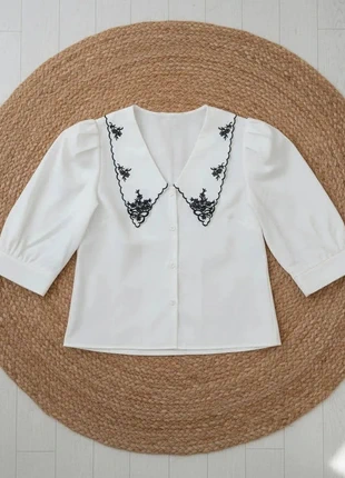 Chemisier blanc élégant à manches 3/4, col brodé noir, marque: Firferie, état: Très bon état, taille: S / 36 / 8, 27,90 €, 30,00 € Protection acheteurs incluse