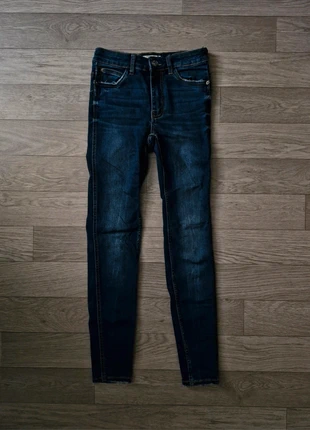 Jean skinny bleu marine pimkie taille 34, marque: Pimkie, état: Très bon état, taille: XS / 34 / 6, 3,00 €, 3,85 € Protection acheteurs incluse