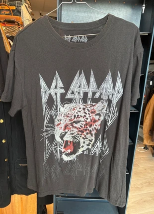 T-shirt Def Leppard – Léopard Rugissant – Hard Rock – Officiel 2023 – Taille L #108c, marke: Def Leppard, zustand: Sehr gut, größe: L, 22,00 €, 23,80 € beinhaltet Vinted-Käuferschutz Pro