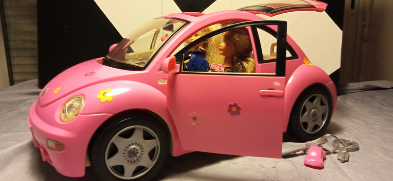 Voiture 2025 coccinelle barbie