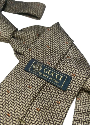 Cravatta Gucci vintage original pura lana larga 9,5 cm perfetta microfantasia marrone, marca: Gucci, estado: Muy bueno, 38,90 €, 41,55 € Protección al comprador Pro incluida