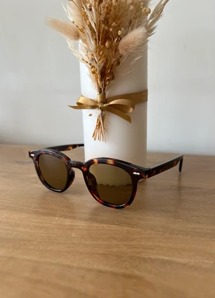 Lunettes verres jaunes, merk: Moscot, staat: Heel goed, € 12,90, € 14,25 inclusief Kopersbescherming