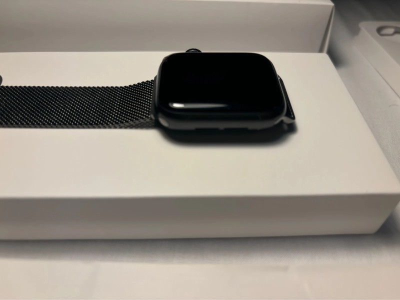 Apple Watch series 6 space gray aluminum 4