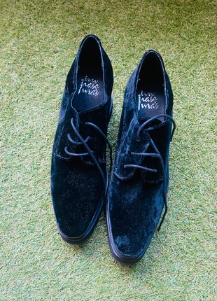Zapatos de terciopelo negro con plataforma - Talla 38, marque: Un Paso Más, état: Très bon état, taille: 38, 18,00 €, 19,60 € Protection acheteurs incluse