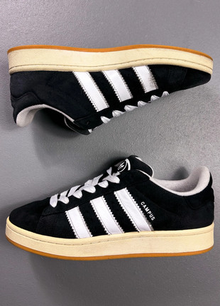 Baskets Adidas Campus noires et blanches taille 41 1/3 – Très bon état, marque: adidas, état: Très bon état, taille: 41, 44,00 €, 46,90 € Protection acheteurs incluse