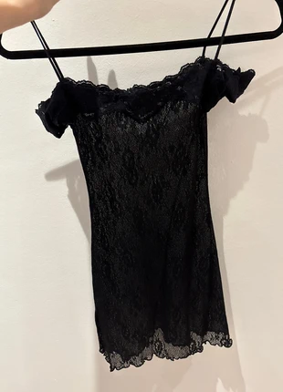Long lace micro dress off the shoulder with little sleeves, merk: Vintage Dressing, staat: Heel goed, maat: S / 36 / 8, € 10,00, € 11,20 inclusief Kopersbescherming