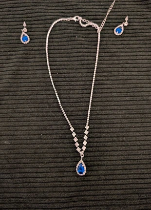 Parure élégante collier + boucles d’oreilles – pierre bleue effet saphir, merk: Strass, staat: Heel goed, € 13,30, € 14,67 inclusief Kopersbescherming