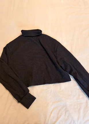 Pull croptop noir taille 36 femme, marke: Shein, zustand: Neu, größe: S / 36 / 8, 2,00 €, 2,80 € inklusive Vinted-Käuferschutz