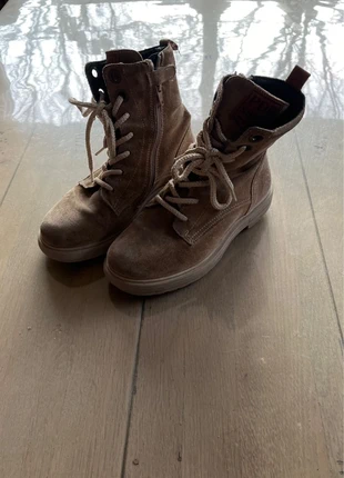 Piedro hoge schoen, merk: Piedro, staat: Heel goed, maat: 33, € 10,00, € 11,20 inclusief Kopersbescherming