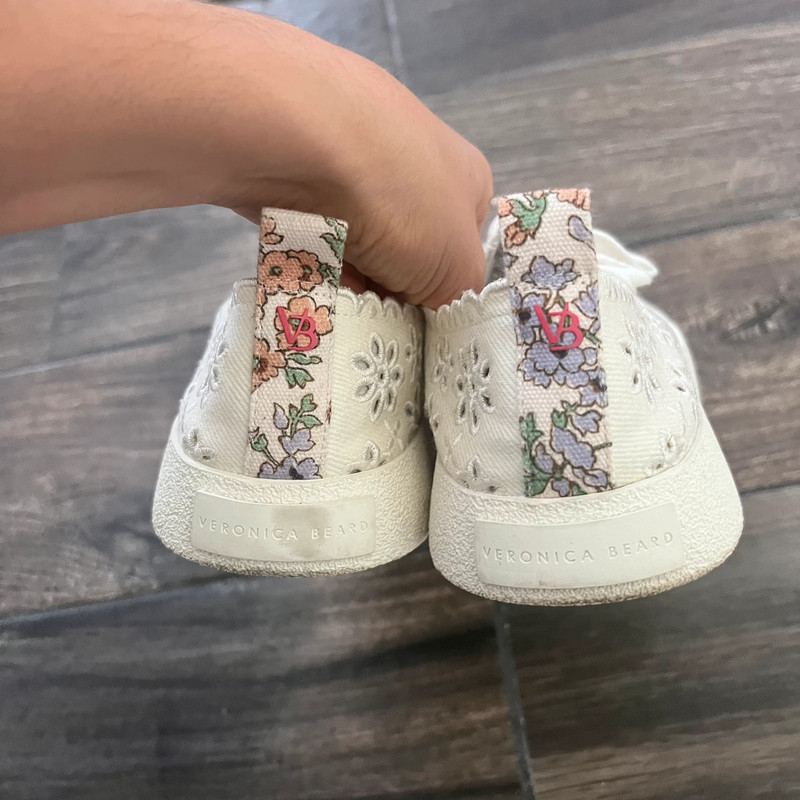 Veronica Beard- Paulita White Floral Embroidered Sneakers Size 8.5 Med 3