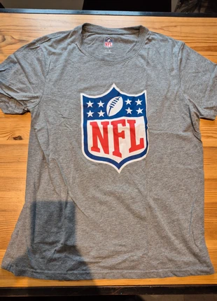 T shirt, brand: NFL, condition: Very good, size: XL, €2.50, €3.33 includes Buyer Protection