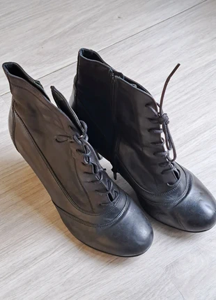 Jolie bottines entièrement cuir noir San Marina taille 40 femme, marke: San Marina, zustand: Sehr gut, größe: 40, 17,00 €, 18,55 € inklusive Vinted-Käuferschutz