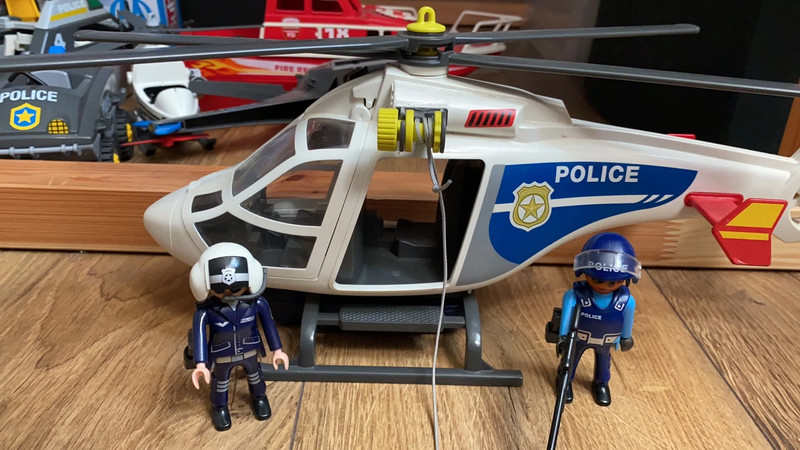 bad jury rygrad Hélicoptère police playmobil 6921 complet - Vinted