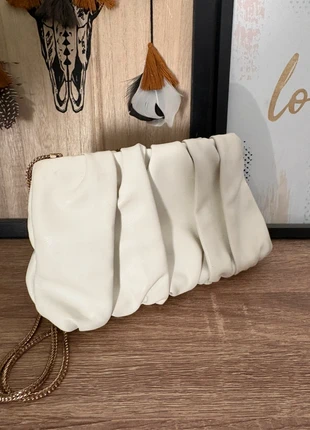 Petit sac mango beige et or, merk: Mango, staat: Heel goed, € 5,00, € 5,95 inclusief Kopersbescherming