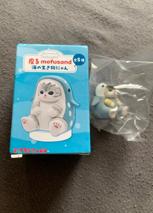 mofusand Figur – Kitan Club – Katze im Delfin-Kostüm – NEU & OVP, merk: Sea, staat: Nieuw met prijskaartje, maat: Universeel, € 6,00, € 7,00 inclusief Kopersbescherming