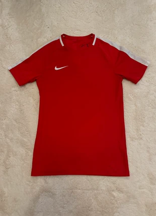 T-shirt Nike Dry Academy Rouge – Taille S – Neuf, marque: Nike, état: Neuf sans étiquette, taille: S, 10,00 €, 11,20 € Protection acheteurs incluse