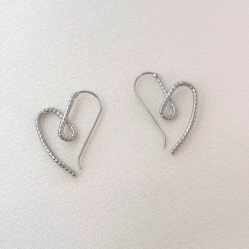 Simple Style Love Heart Stud Earrings for Women 1