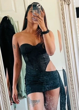 Robe courte noire M – Sexy chic, dos nu, coupe moderne, neuve, merk: indépendante, staat: Nieuw zonder prijskaartje, maat: M / 38 / 10, € 35,00, € 37,45 inclusief Kopersbescherming