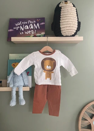 Leuke setje met lange mouwen, marque: Zeeman, état: Bon état, taille: 6-9 mois / 68 cm, 2,00 €, 2,80 € Protection acheteurs incluse