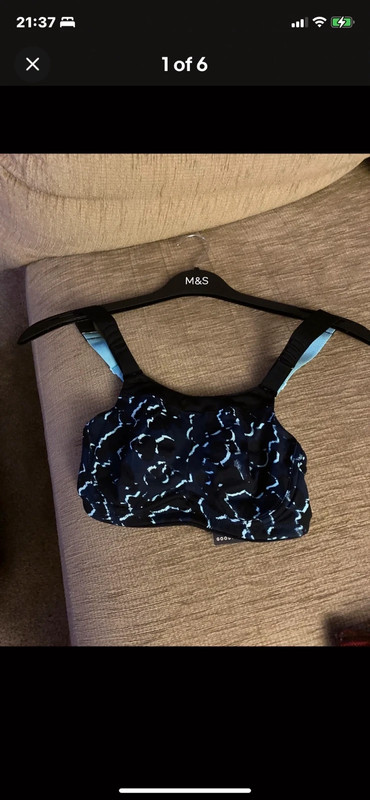 M&S sports bra black & white Size: One size