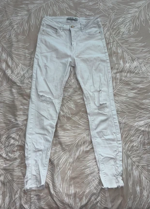 Witte jeans met gaten, brand: Vs. Miss, condizioni: Ottime, taglia: M / IT 42 / EU 38, €5.00, €5.95 include la Protezione acquisti