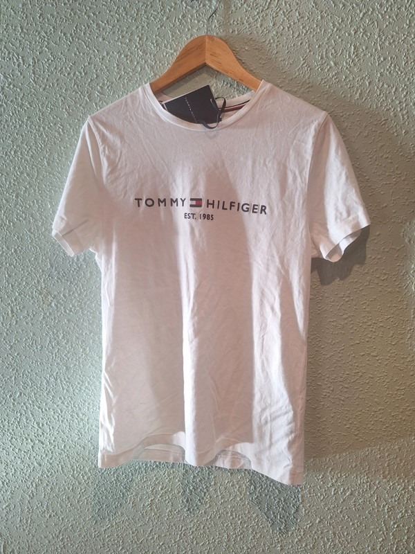 Camiseta Tommy Hilfiger M | Vinted