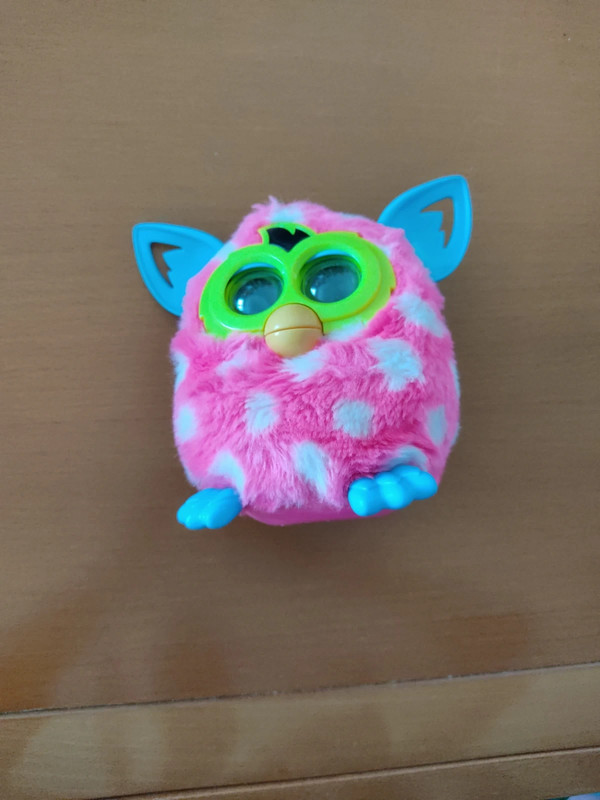 Muñeco furby sales