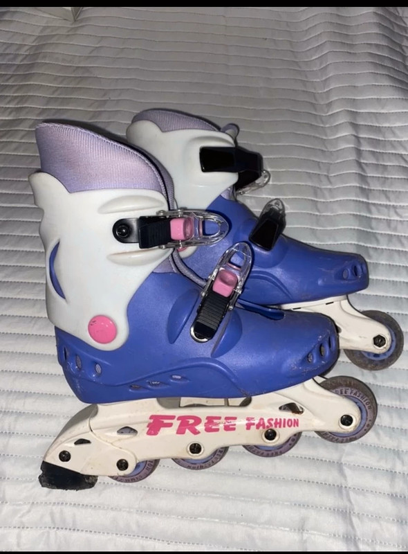 Roller / patins a roulette enfant violet