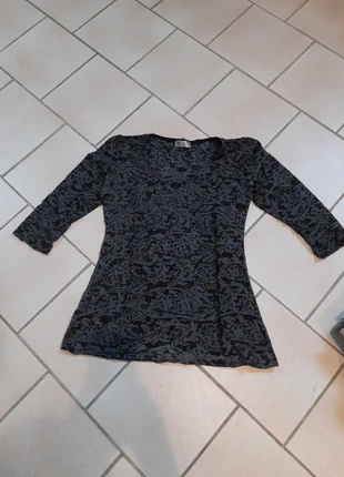 T-shirt manches 3/4, merk: WOMAN, staat: Veelgebruikt, maat: L / 40 / 12, € 1,00, € 1,75 inclusief Kopersbescherming