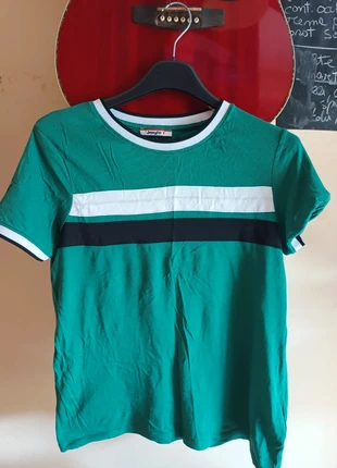 T-shirt verde Jennyfer, brand: Jennyfer, condizioni: Ottime, taglia: M / IT 42 / EU 38, €3.00, €3.85 include la Protezione acquisti